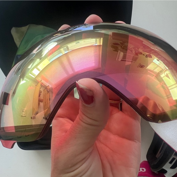 Anon Ski Goggles with Interchangeable Lenses- Women’s WM1 model with 3 lenses - Picture 4 of 7